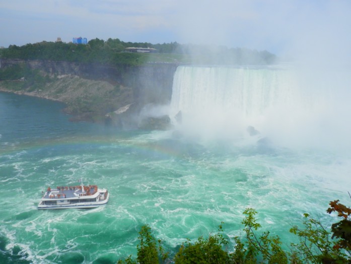 Horseshoe Falls with the Maid of the Mist 