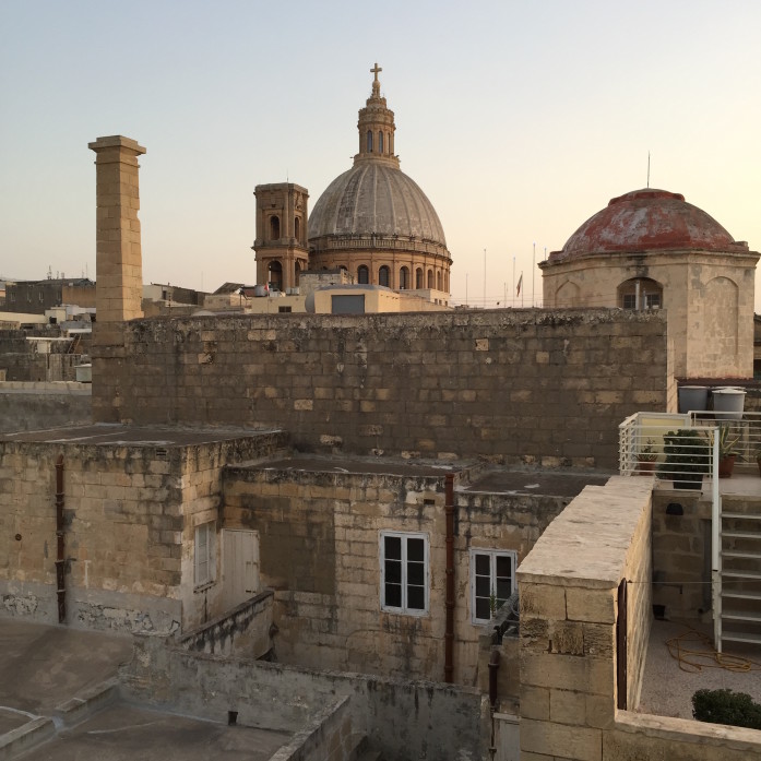 Valletta Airbnb apartment